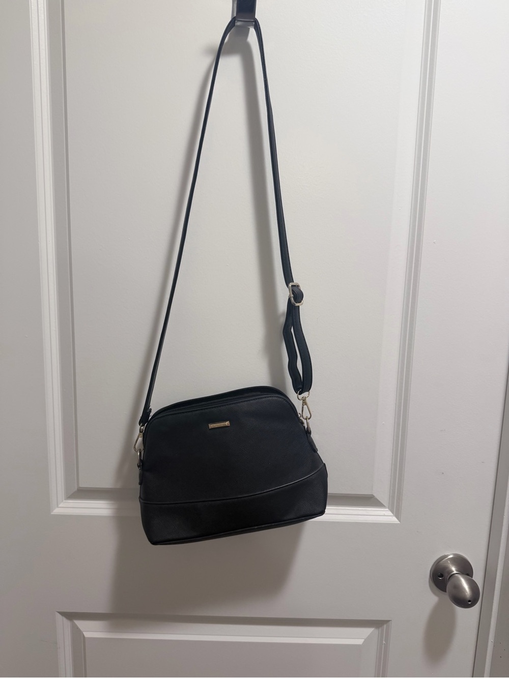 🌸 Black Crossbody Shoulder Bag - Classic Everyday Style